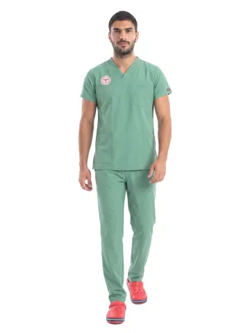 Frosty Spruce Cerrahi Yeşil Ameliyathane Forması - 4 Yön Likralı Esnek Kumaş - Sağlık Bakanlığı Yönetmelik Uyumlu Erkek Scrubs